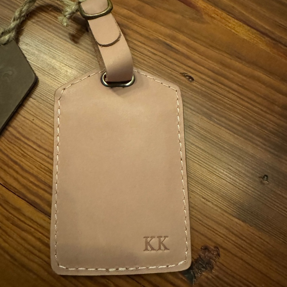 NWT Leather “KK” Monogramed Luggage Tag Dusty Pink Bronze Hardware - Picture 5 of 5